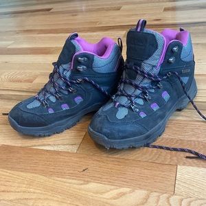 Women’s hiking boots